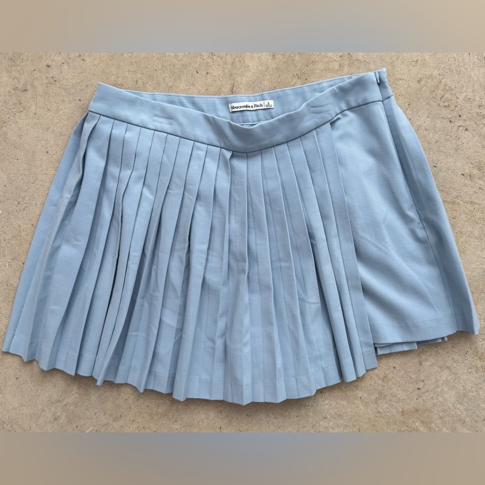 Abercrombie & Fitch Women's Blue Pleated Skort